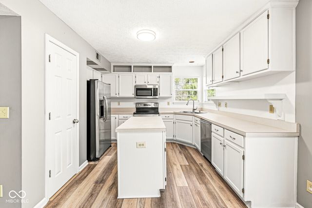 6244 Valleyview Drive, Fishers, IN 46038