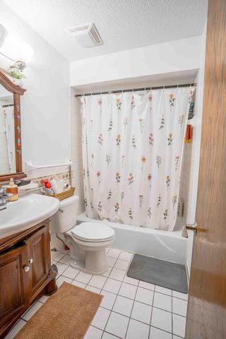 430 County Road B2 W, Roseville, MN 55113