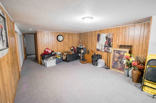 430 County Road B2 W, Roseville, MN 55113