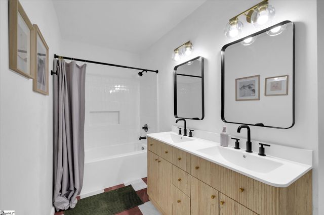 123 Mountain Chase Drive, Taylors, SC 29687