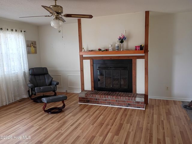 351 S 7th Street S, Aurora, NC 27806