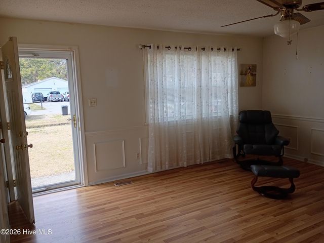 351 S 7th Street S, Aurora, NC 27806