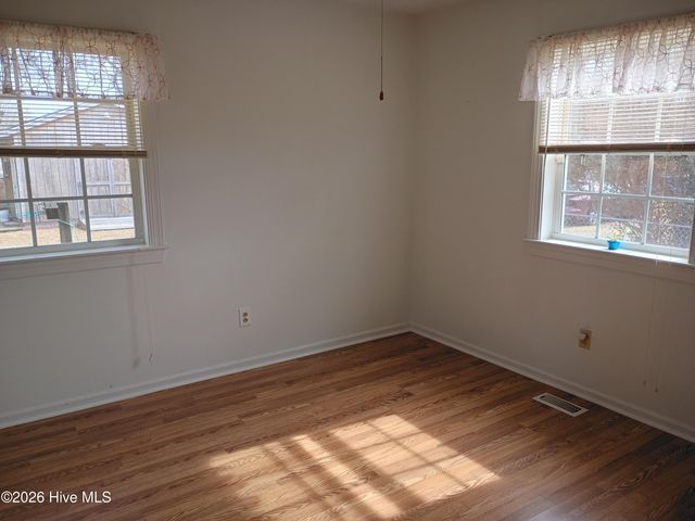 351 S 7th Street S, Aurora, NC 27806