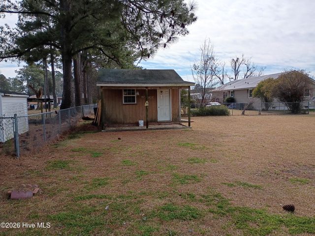 351 S 7th Street S, Aurora, NC 27806