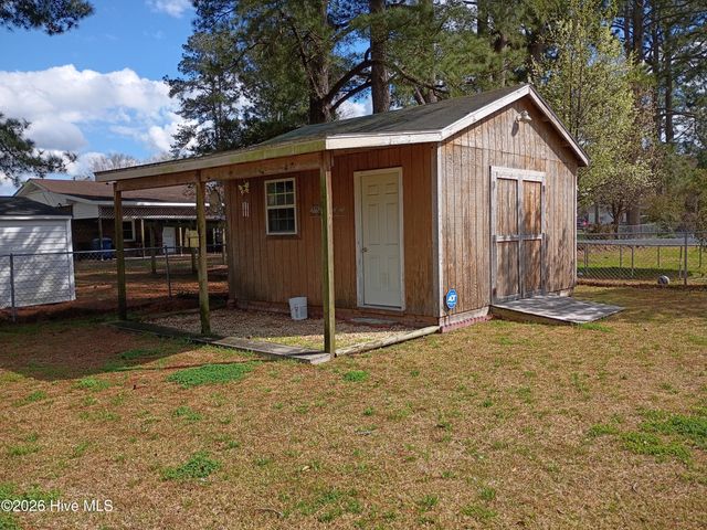 351 S 7th Street S, Aurora, NC 27806