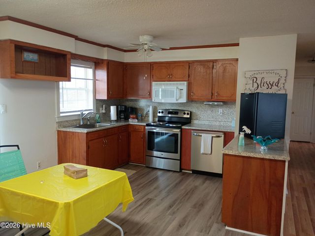 351 S 7th Street S, Aurora, NC 27806