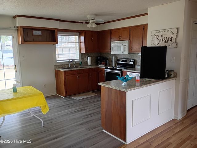 351 S 7th Street S, Aurora, NC 27806