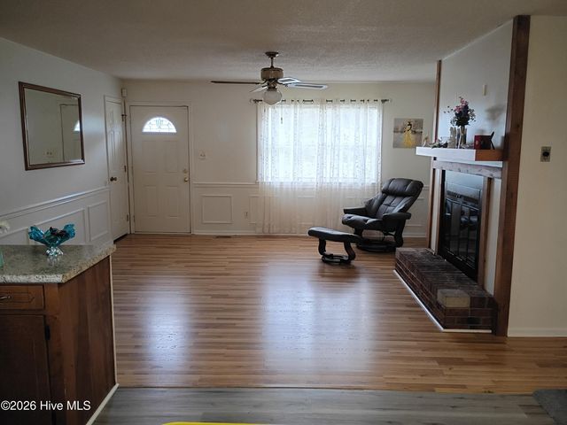 351 S 7th Street S, Aurora, NC 27806