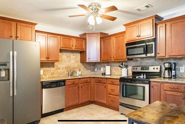 1453 Lodge Mountain Dr, Hot Springs, AR 71913