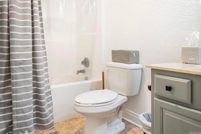 1453 Lodge Mountain Dr, Hot Springs, AR 71913