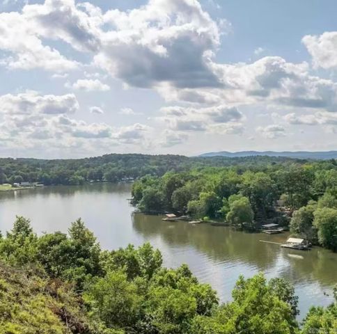 1453 Lodge Mountain Dr, Hot Springs, AR 71913