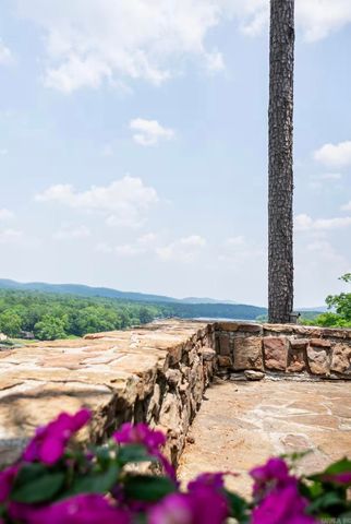 1453 Lodge Mountain Dr, Hot Springs, AR 71913