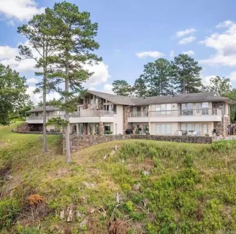 1453 Lodge Mountain Dr, Hot Springs, AR 71913