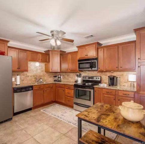 1453 Lodge Mountain Dr, Hot Springs, AR 71913