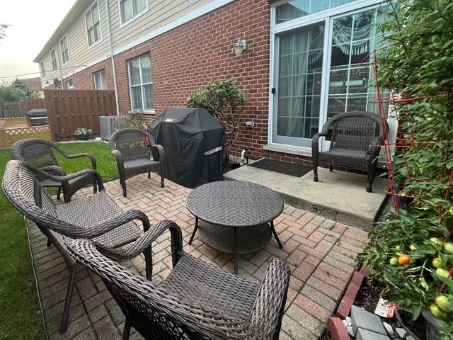 992 W Irving Park Road, Bensenville, IL 60106