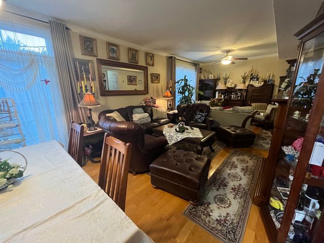 992 W Irving Park Road, Bensenville, IL 60106