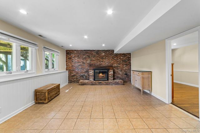 14 Skywood Court, Yonkers, NY 10710