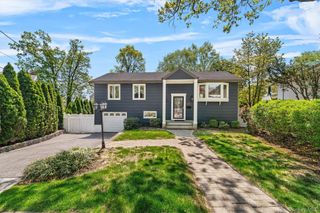 14 Skywood Court, Yonkers, NY 10710