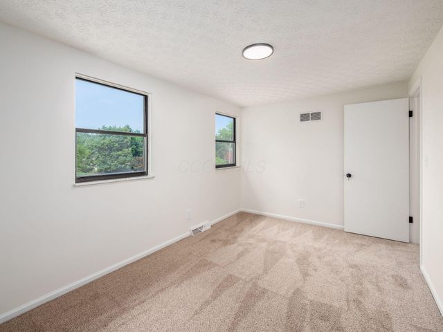 161 Somerset Road, Delaware, OH 43015