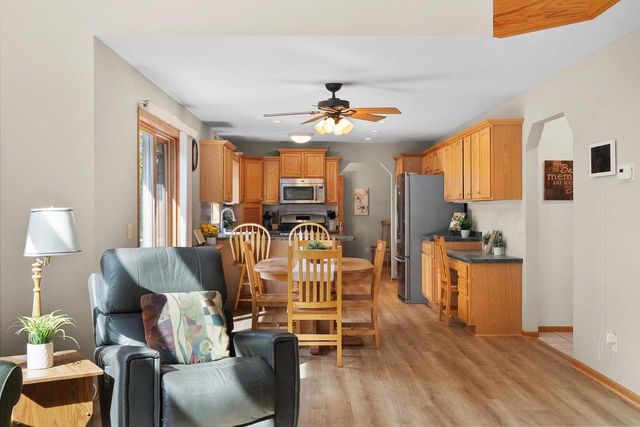 6707 Twin Lane Road, Sun Prairie, WI 53590