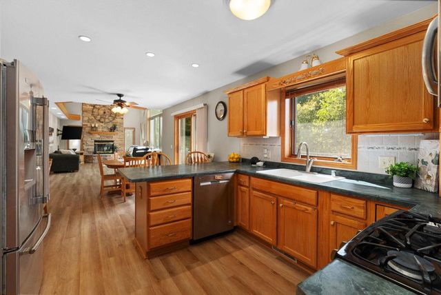 6707 Twin Lane Road, Sun Prairie, WI 53590