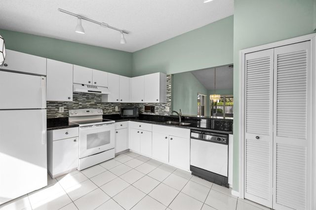 1544 Old Cypress Trail, Wellington, FL 33414