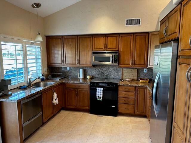 38894 Lobelia Circle, Palm Desert, CA 92211
