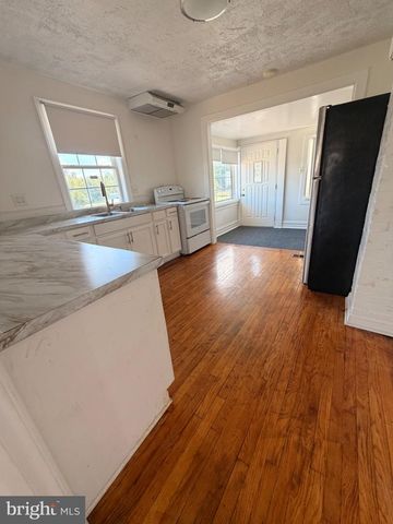 285 WARRENTON RD, Fredericksburg, VA 22405