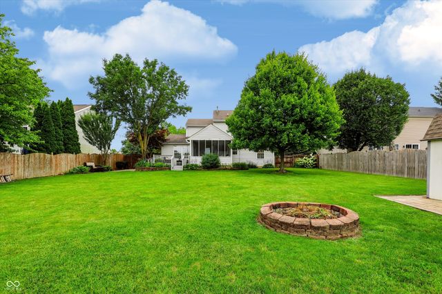 869 Waveland Lane, Greenwood, IN 46143