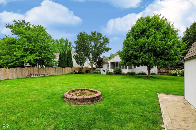 869 Waveland Lane, Greenwood, IN 46143