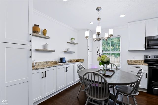 869 Waveland Lane, Greenwood, IN 46143