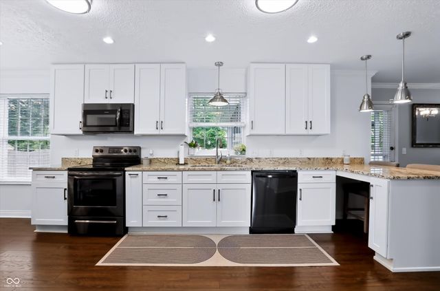 869 Waveland Lane, Greenwood, IN 46143