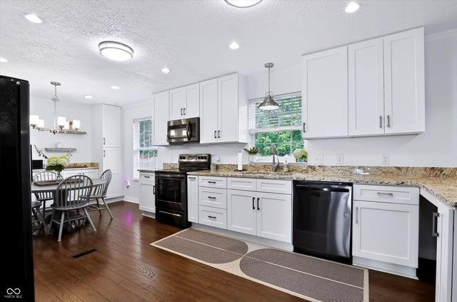 869 Waveland Lane, Greenwood, IN 46143