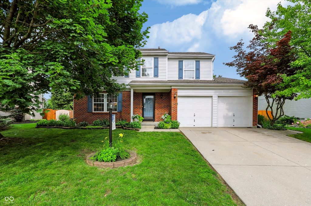 869 Waveland Lane, Greenwood, IN 46143