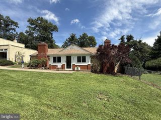 242 FOOTSTONE LN, Winchester, VA 22603