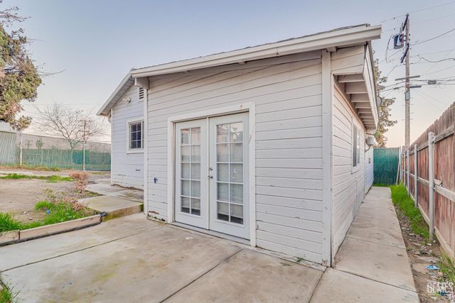 3817 Hillburn Road, Bakersfield, CA 93306