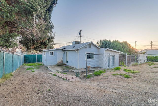 3817 Hillburn Road, Bakersfield, CA 93306
