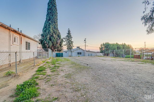 3817 Hillburn Road, Bakersfield, CA 93306