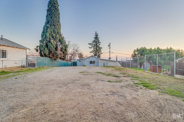 3817 Hillburn Road, Bakersfield, CA 93306