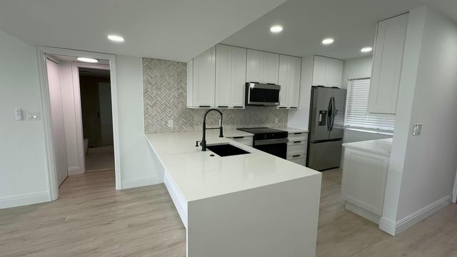 4483 Luxemburg Court 201, Lake Worth, FL 33467