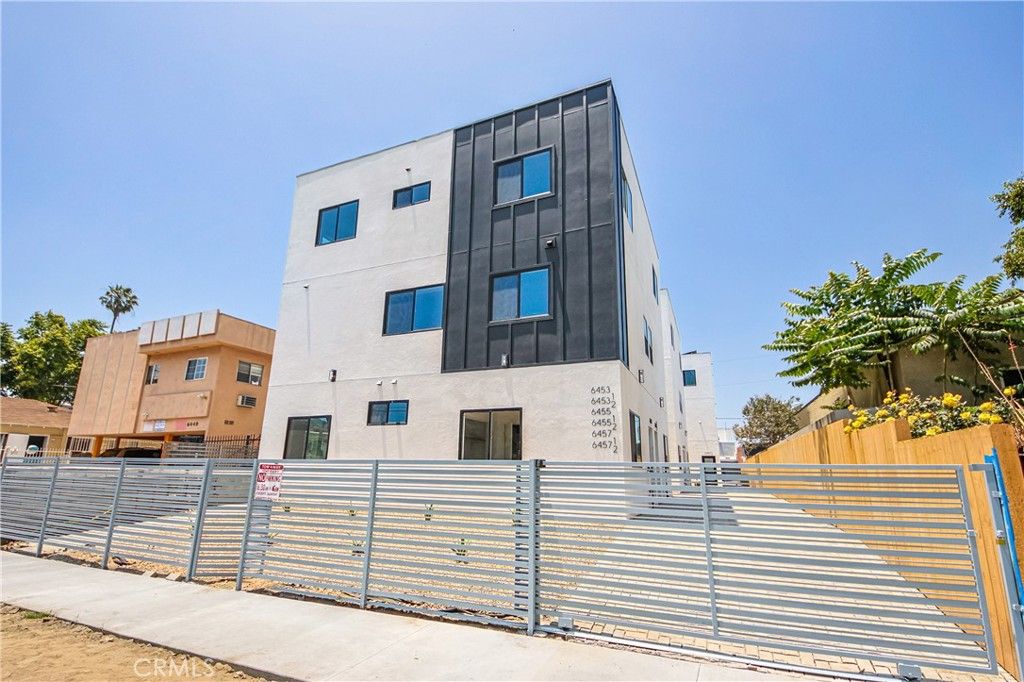 6455 Troost, North Hollywood, CA 91606 — exterior