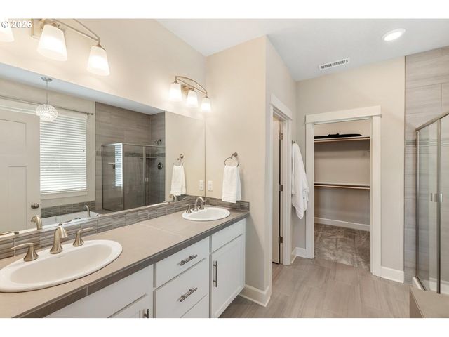 1815 S 47TH Pl, Ridgefield, WA 98642