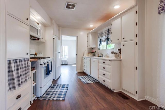 1120 E Mission Road 27, Fallbrook, CA 92028