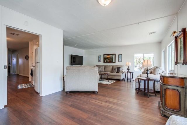 1120 E Mission Road 27, Fallbrook, CA 92028