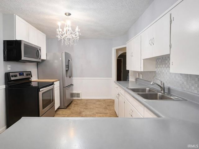 4341 S 8Th Street, Terre Haute, IN 47802