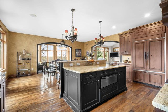 121 Legend WAY, Wales, WI 53183