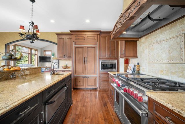 121 Legend WAY, Wales, WI 53183