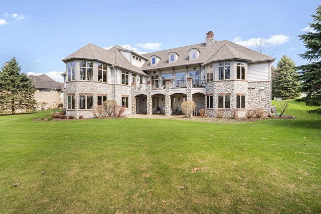 121 Legend WAY, Wales, WI 53183