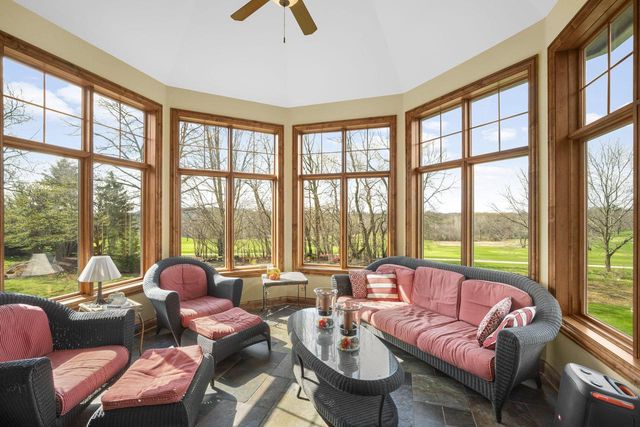 121 Legend WAY, Wales, WI 53183