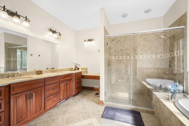 121 Legend WAY, Wales, WI 53183